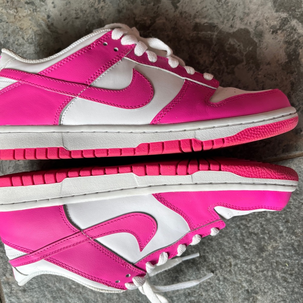 Nike Dunk low fuschia women’s 8.5/big kid 7 EUC